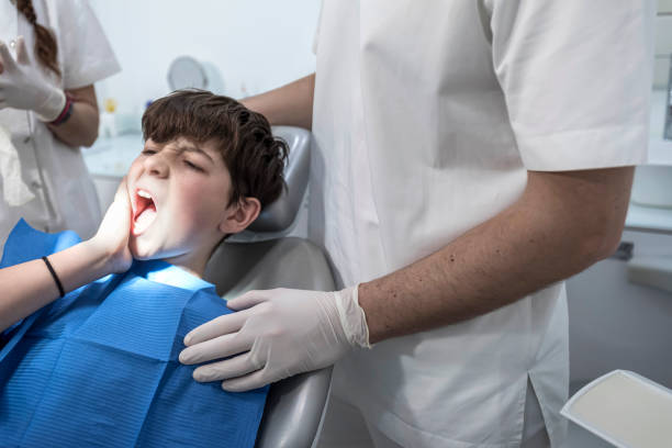Best Emergency Tooth Extraction in Huntgburg, IN